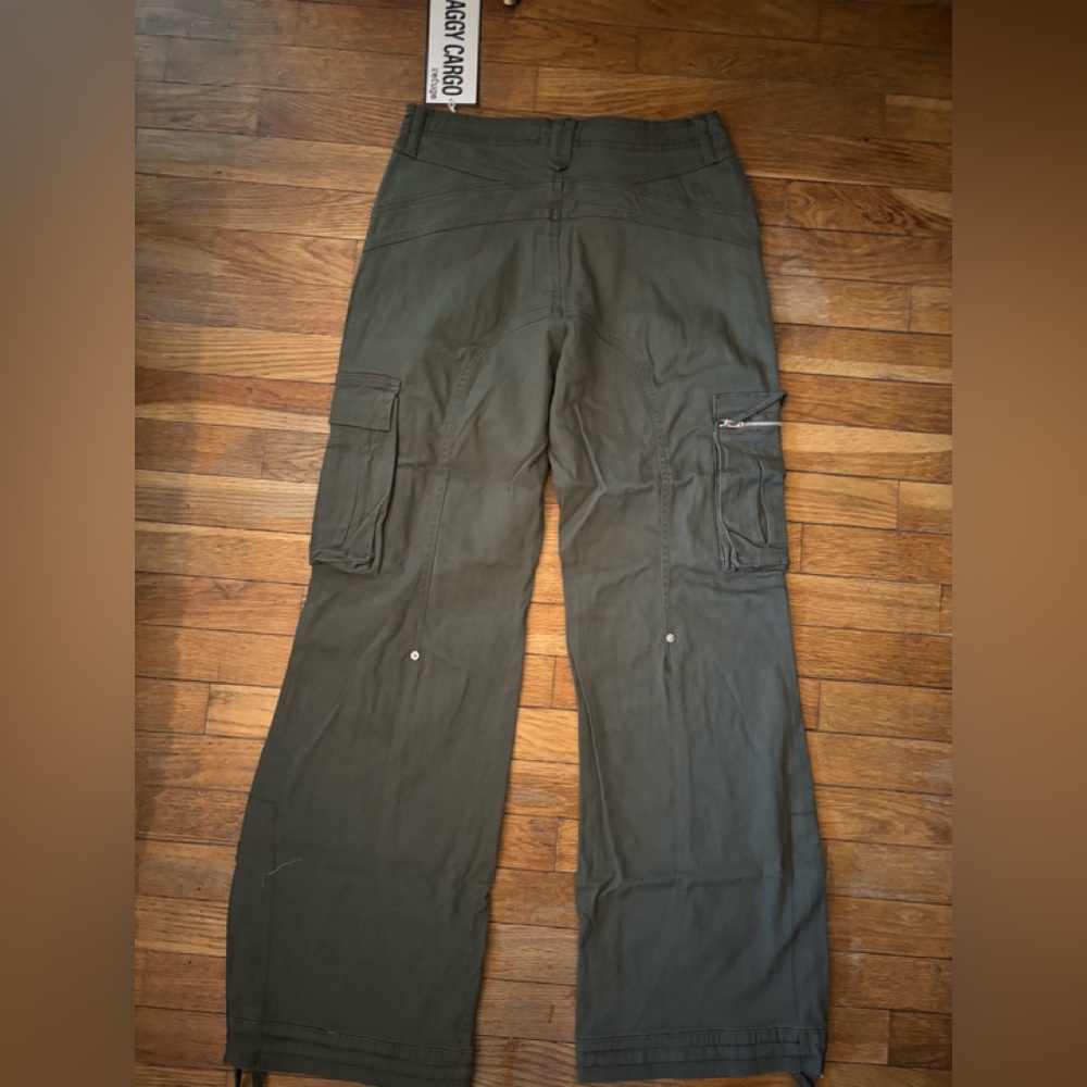 Brand new With Tags Urban Republic Olive Cargo Pants